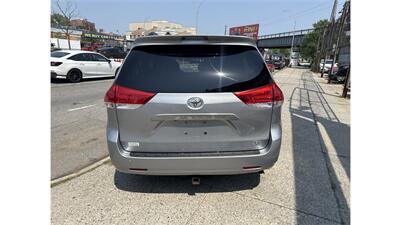 2013 Toyota Sienna LE 7-Passenger - Photo 5 - Elmhurst, NY 11373