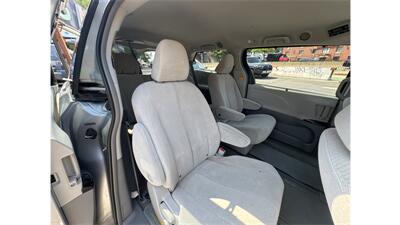 2013 Toyota Sienna LE 7-Passenger - Photo 24 - Elmhurst, NY 11373