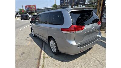 2013 Toyota Sienna LE 7-Passenger - Photo 6 - Elmhurst, NY 11373