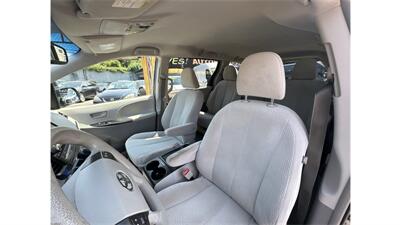 2013 Toyota Sienna LE 7-Passenger - Photo 12 - Elmhurst, NY 11373