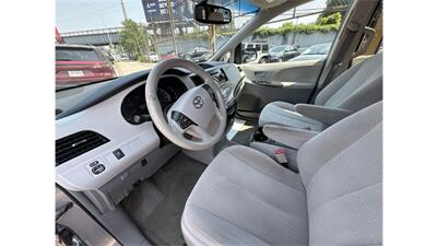2013 Toyota Sienna LE 7-Passenger - Photo 11 - Elmhurst, NY 11373