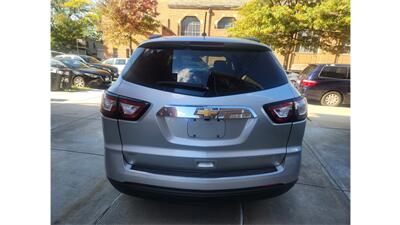 2015 Chevrolet Traverse LS  7 seats - Photo 3 - Elmhurst, NY 11373