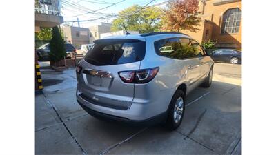2015 Chevrolet Traverse LS  7 seats - Photo 2 - Elmhurst, NY 11373