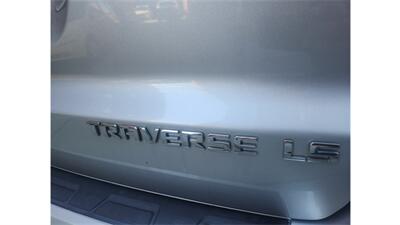 2015 Chevrolet Traverse LS  7 seats - Photo 8 - Elmhurst, NY 11373