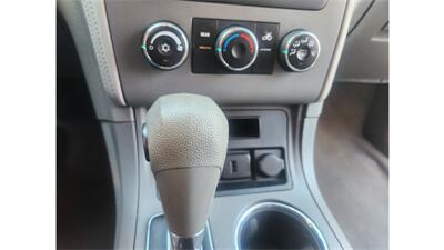 2015 Chevrolet Traverse LS  7 seats - Photo 9 - Elmhurst, NY 11373