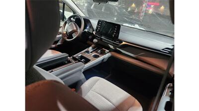 2024 Toyota Sienna LE 8-Passenger - Photo 5 - Elmhurst, NY 11373