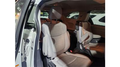 2024 Toyota Sienna LE 8-Passenger - Photo 3 - Elmhurst, NY 11373