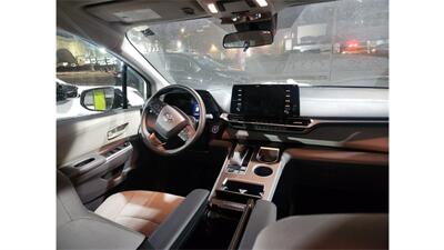 2024 Toyota Sienna LE 8-Passenger - Photo 4 - Elmhurst, NY 11373