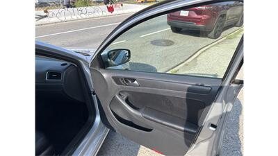 2012 Volkswagen Jetta SE PZEV   - Photo 9 - Elmhurst, NY 11373