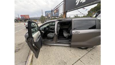 2023 Toyota Sienna XLE 7-Passenger - Photo 7 - Elmhurst, NY 11373