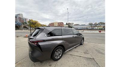 2023 Toyota Sienna XLE 7-Passenger - Photo 6 - Elmhurst, NY 11373