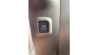 2023 Toyota Sienna XLE 7-Passenger - Photo 15 - Elmhurst, NY 11373