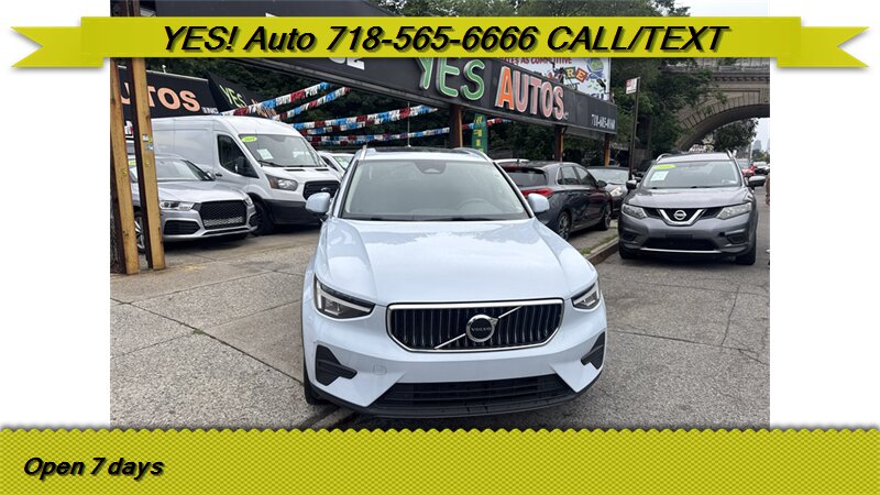 2024 Volvo XC40 B5 Core Bright Theme  