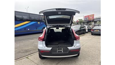 2024 Volvo XC40 B5 Core Bright Theme   - Photo 4 - Elmhurst, NY 11373