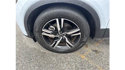 2024 Volvo XC40 B5 Core Bright Theme   - Photo 33 - Elmhurst, NY 11373