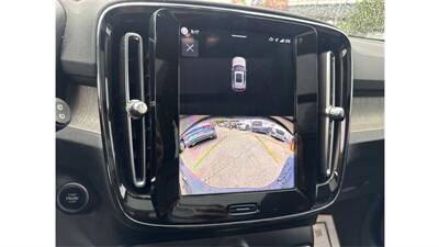 2024 Volvo XC40 B5 Core Bright Theme   - Photo 14 - Elmhurst, NY 11373