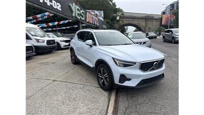 2024 Volvo XC40 B5 Core Bright Theme   - Photo 2 - Elmhurst, NY 11373