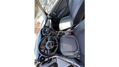 2016 MINI Hardtop 4 Door Cooper   - Photo 11 - Elmhurst, NY 11373