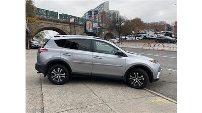 2017 Toyota RAV4 LE - Photo 8 - Elmhurst, NY 11373