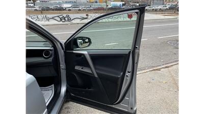2017 Toyota RAV4 LE - Photo 12 - Elmhurst, NY 11373