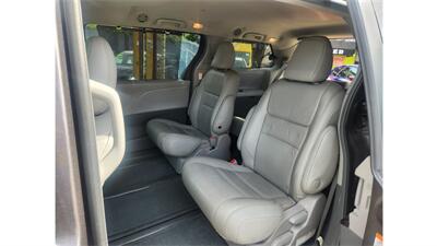 2015 Toyota Sienna XLE 7-Passenger AWD   - Photo 9 - Elmhurst, NY 11373