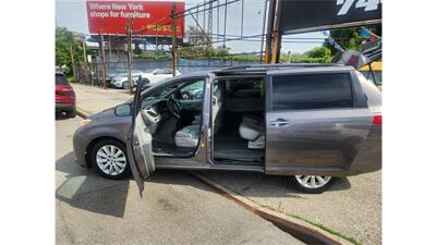 2015 Toyota Sienna XLE 7-Passenger AWD   - Photo 15 - Elmhurst, NY 11373