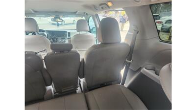 2019 Toyota Sienna XLE 8-Passenger   - Photo 13 - Elmhurst, NY 11373