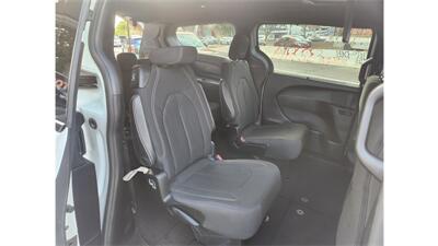 2019 Chrysler Pacifica Touring Plus   - Photo 7 - Elmhurst, NY 11373