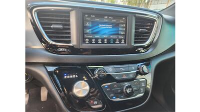 2019 Chrysler Pacifica Touring Plus   - Photo 14 - Elmhurst, NY 11373
