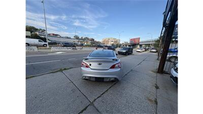 2011 Hyundai Genesis Coupe 3.8L R-Spec - Photo 14 - Elmhurst, NY 11373