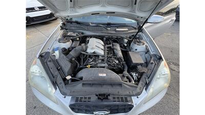 2011 Hyundai Genesis Coupe 3.8L R-Spec - Photo 20 - Elmhurst, NY 11373