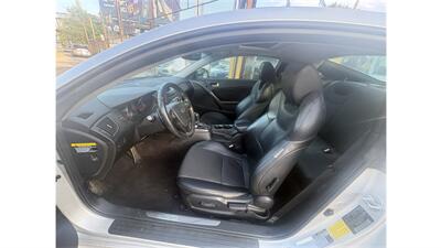 2011 Hyundai Genesis Coupe 3.8L R-Spec - Photo 4 - Elmhurst, NY 11373