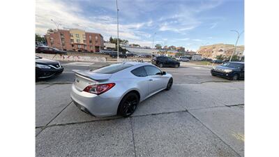 2011 Hyundai Genesis Coupe 3.8L R-Spec - Photo 17 - Elmhurst, NY 11373
