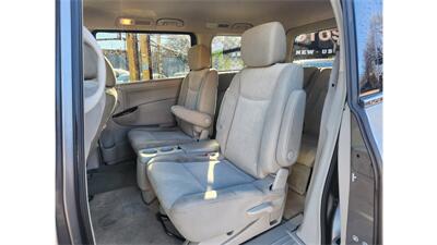 2011 Nissan Quest 3.5 S   - Photo 5 - Elmhurst, NY 11373