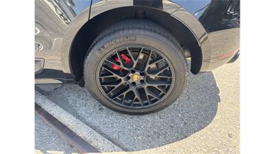 2017 Porsche Macan GTS  Red Seats - Photo 30 - Elmhurst, NY 11373