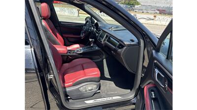 2017 Porsche Macan GTS  Red Seats - Photo 27 - Elmhurst, NY 11373