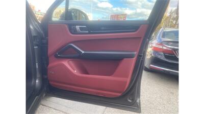 2020 Porsche Cayenne - Photo 13 - Elmhurst, NY 11373