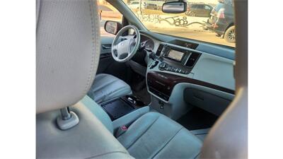 2012 Toyota Sienna XLE 8-Passenger   - Photo 5 - Elmhurst, NY 11373