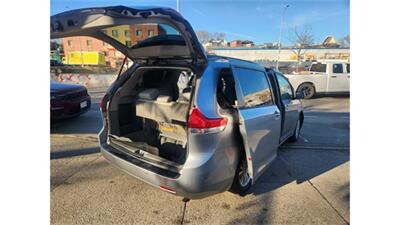 2012 Toyota Sienna XLE 8-Passenger   - Photo 25 - Elmhurst, NY 11373