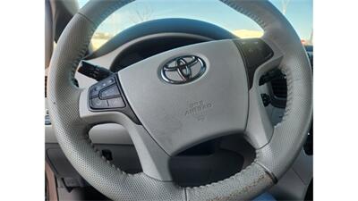 2012 Toyota Sienna XLE 8-Passenger   - Photo 23 - Elmhurst, NY 11373