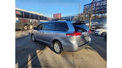 2012 Toyota Sienna XLE 8-Passenger   - Photo 3 - Elmhurst, NY 11373