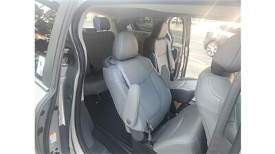 2024 Toyota Sienna XLE 7-Passenger AWD   - Photo 12 - Elmhurst, NY 11373