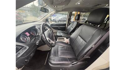 2016 Chrysler Town & Country Touring - Photo 10 - Elmhurst, NY 11373