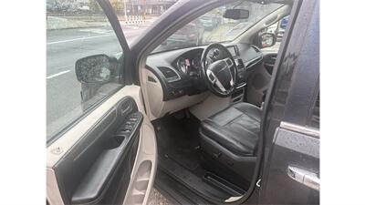 2016 Chrysler Town & Country Touring - Photo 9 - Elmhurst, NY 11373