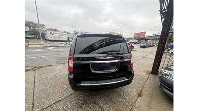 2016 Chrysler Town & Country Touring - Photo 6 - Elmhurst, NY 11373