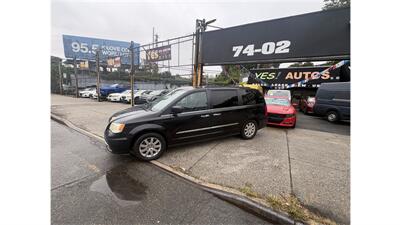 2016 Chrysler Town & Country Touring - Photo 4 - Elmhurst, NY 11373