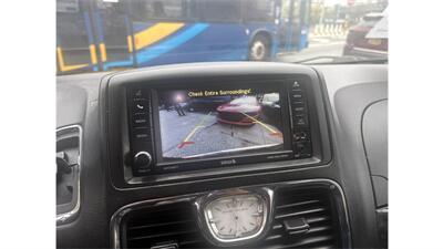 2016 Chrysler Town & Country Touring - Photo 13 - Elmhurst, NY 11373