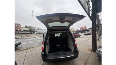 2016 Chrysler Town & Country Touring - Photo 20 - Elmhurst, NY 11373