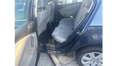 2006 Volkswagen Passat Value Edition   - Photo 14 - Elmhurst, NY 11373