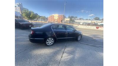 2006 Volkswagen Passat Value Edition   - Photo 6 - Elmhurst, NY 11373